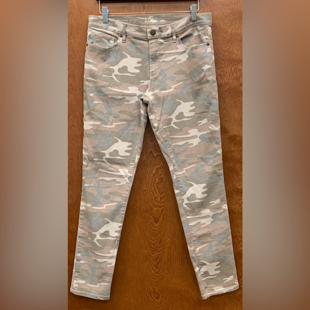 Ann Taylor Loft skinny camo pants